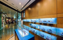 The display cabinet is customized, your dream shop will be started by the jewelry display cabinet!