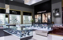 Jewelry store custom display case, glass jewelry display case is so popular?