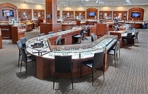 Jewelry store space design and display cabinet placement skills!