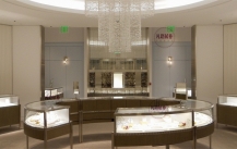 Understand the important role of custom jewelry showcases in specialty stores