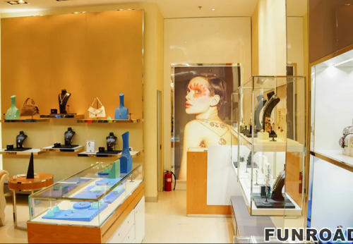 High Quality Boutique Jewelry Display Cabinet Door Design Counter Glass Showcase Shop Renovation Showroom Layout Interior Custom